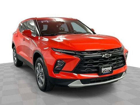 Certified 2025 Chevrolet Blazer LT w/ Driver Confidence Package AWD/4WD image 1