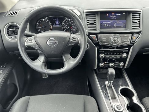 Used 2020 Nissan Pathfinder SV image 8