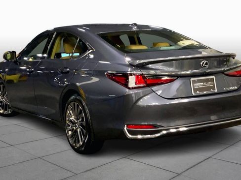 Used 2025 Lexus ES 300h w/ Luxury Package image 11