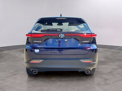 Used 2021 Toyota Venza LE w/ Carpet Mat Package (TMS) AWD/4WD image 5
