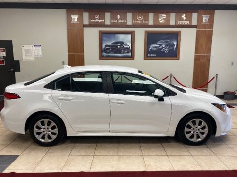 Used 2023 Toyota Corolla LE FWD image 6