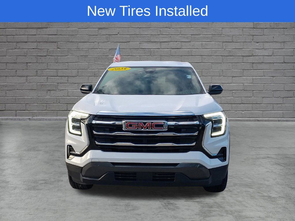 Used 2025 GMC Terrain Elevation FWD image 2