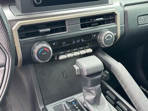 Used 2026 Toyota Tacoma SR5 AWD/4WD image 25