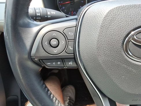 Used 2019 Toyota RAV4 XLE Premium FWD image 28
