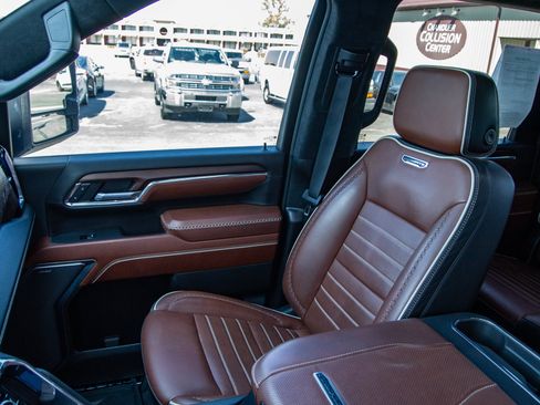 Used 2024 GMC Sierra 2500 Denali Ultimate AWD/4WD image 13