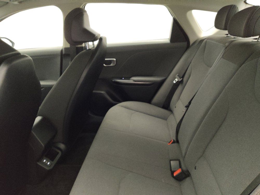Used 2025 Kia K4 FWD image 18