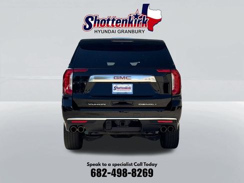 Used 2023 GMC Yukon XL Denali AWD/4WD image 7