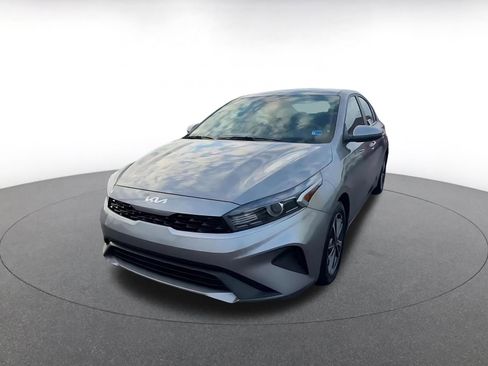 Used 2024 Kia Forte LXS image 7