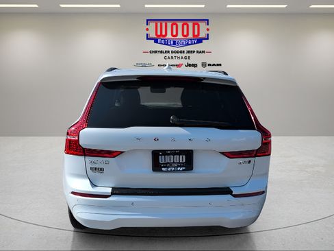 Used 2022 Volvo XC60 B5 Momentum AWD/4WD image 4