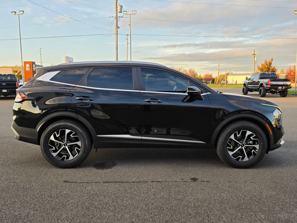 Used 2023 Kia Sportage EX AWD/4WD image 5