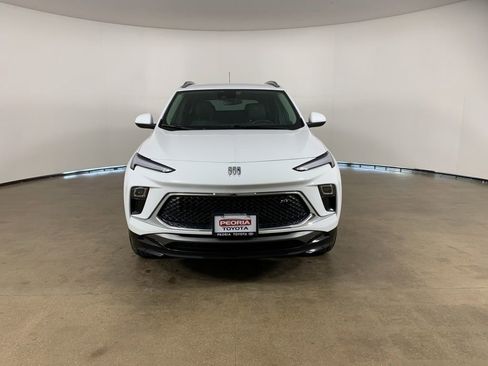 Used 2024 Buick Encore GX Sport Touring image 3