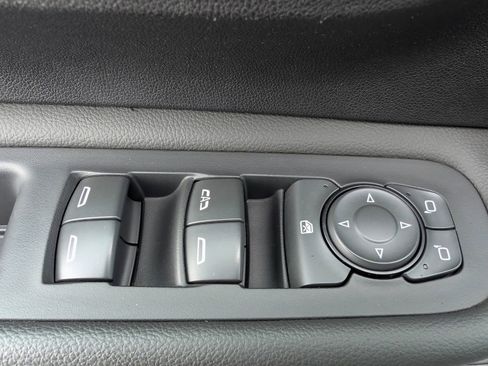 Used 2023 GMC Terrain AT4 AWD/4WD image 10