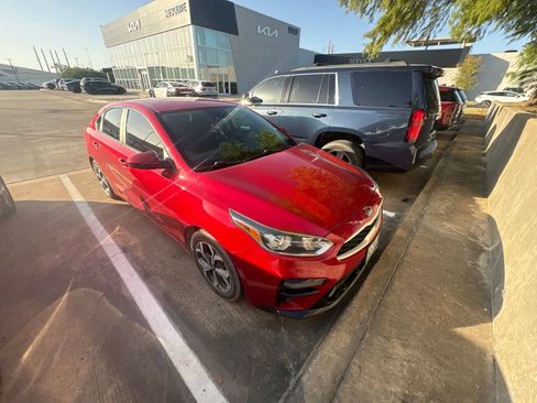 Used 2020 Kia Forte LXS FWD image 2