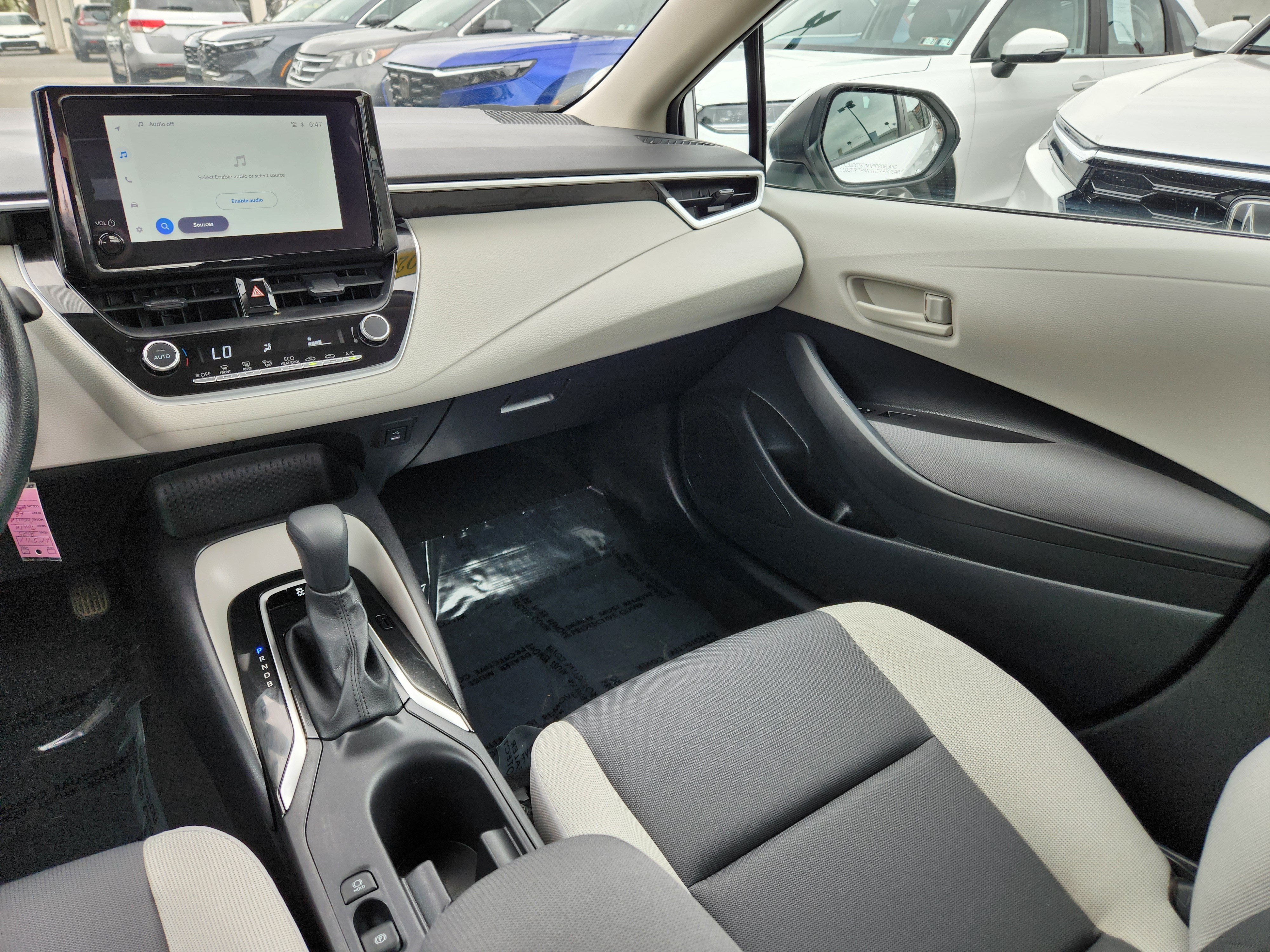Used 2025 Toyota Corolla LE FWD image 13