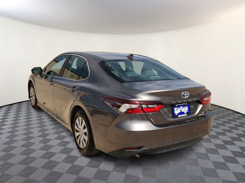 Used 2022 Toyota Camry LE FWD image 3