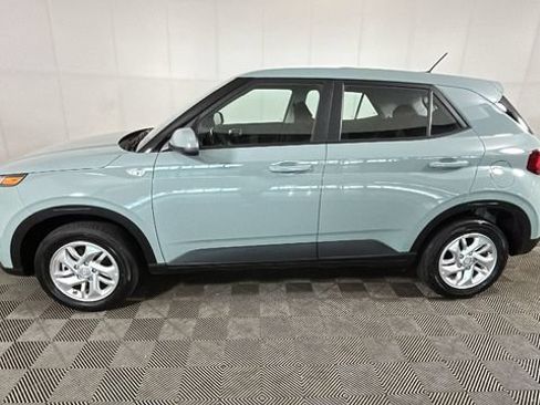 Certified 2026 Hyundai Venue SE FWD image 5