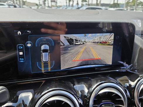 New 2025 Mercedes-Benz GLA 250 image 28