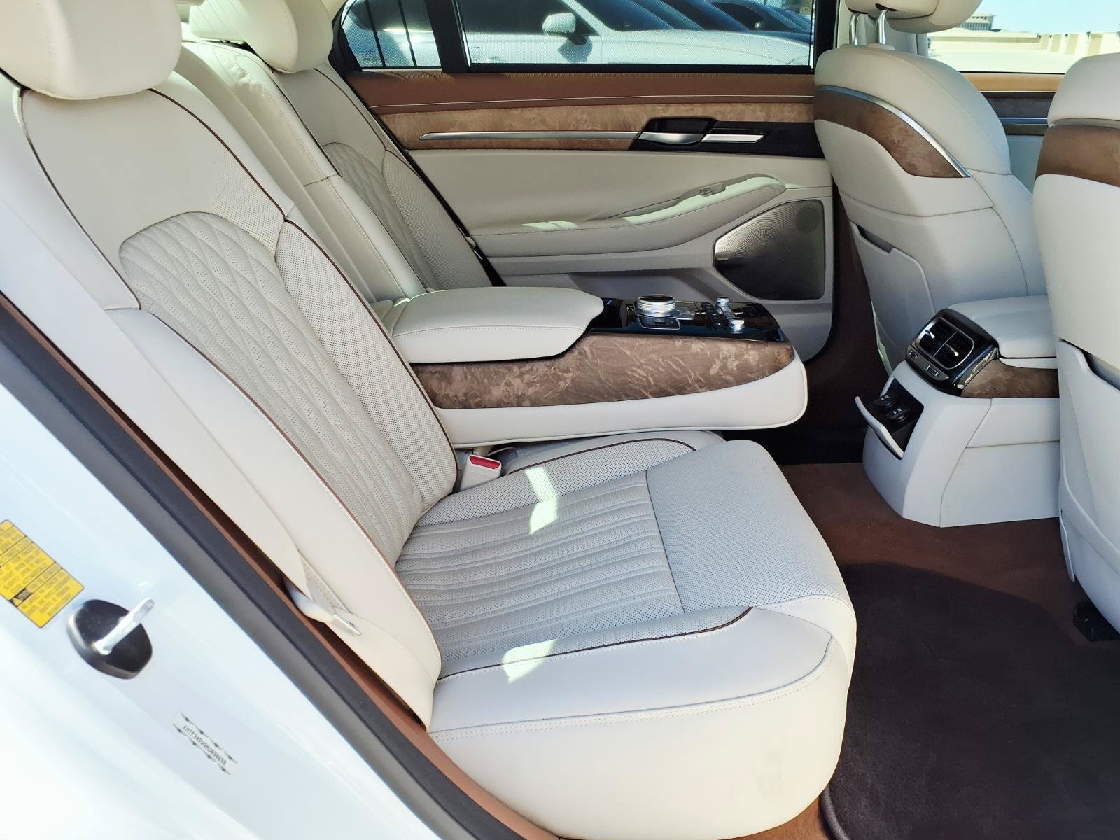 Used 2021 Genesis G90 3.3T Premium RWD image 13