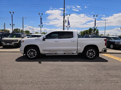 Used 2025 Chevrolet Silverado 1500 High Country w/ Technology Package AWD/4WD image 2