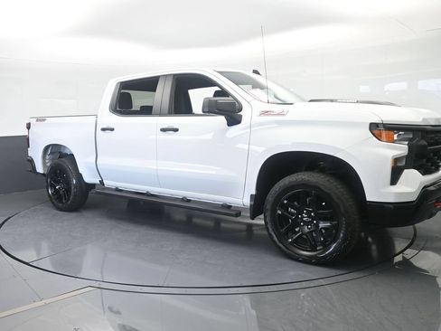 Used 2025 Chevrolet Silverado 1500 Custom Trail Boss AWD/4WD image 8