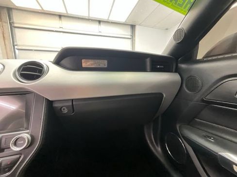Used 2016 Ford Mustang GT Premium RWD image 7