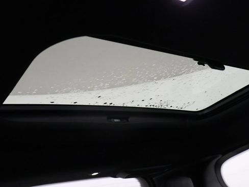 Used 2020 Chrysler Pacifica Limited image 17