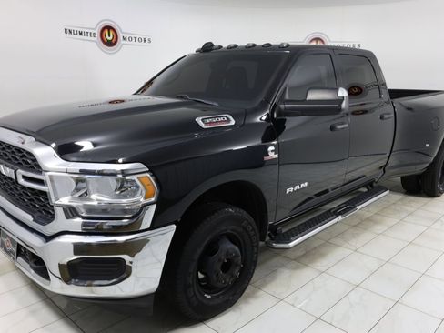 Used 2022 RAM 3500 Tradesman RWD image 5