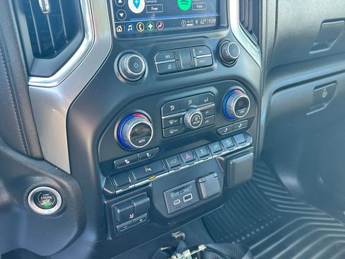 Used 2022 Chevrolet Silverado 2500 LT w/ Convenience Package AWD/4WD image 9