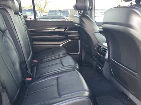 Used 2023 Jeep Wagoneer Series II image 23