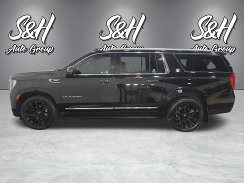 Used 2023 GMC Yukon XL SLT w/ SLT Premium Package AWD/4WD image 17