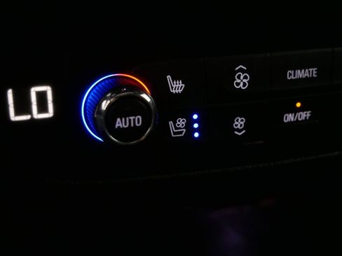 Used 2023 Buick Enclave Avenir image 29