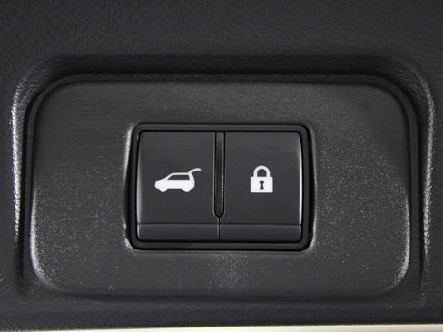 Certified 2023 Nissan Rogue Platinum image 18