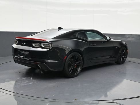 Used 2021 Chevrolet Camaro LT w/ RS Package image 5