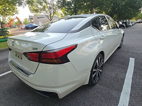 Certified 2022 Nissan Altima 2.5 SR FWD image 8