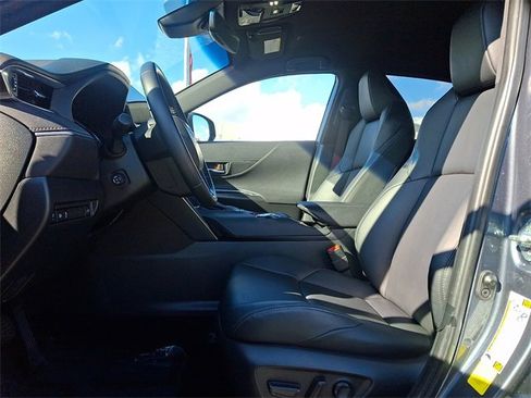 Certified 2024 Toyota Venza Limited image 14