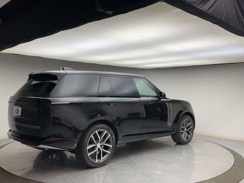 Certified 2025 Land Rover Range Rover Autobiography image 8