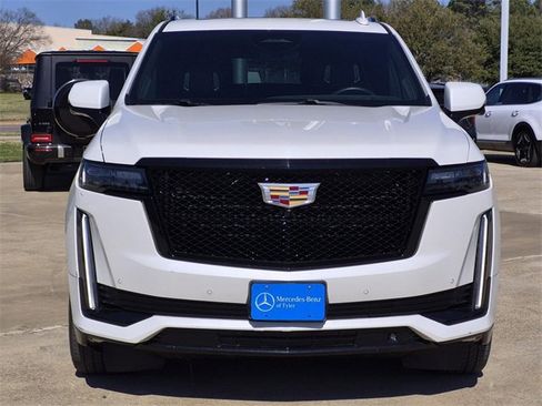 Used 2021 Cadillac Escalade Sport Platinum image 2