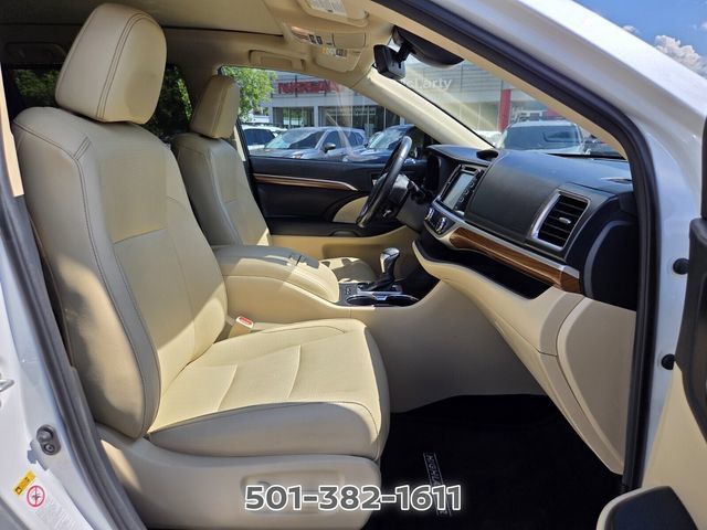 Used 2019 Toyota Highlander Limited Platinum FWD image 24