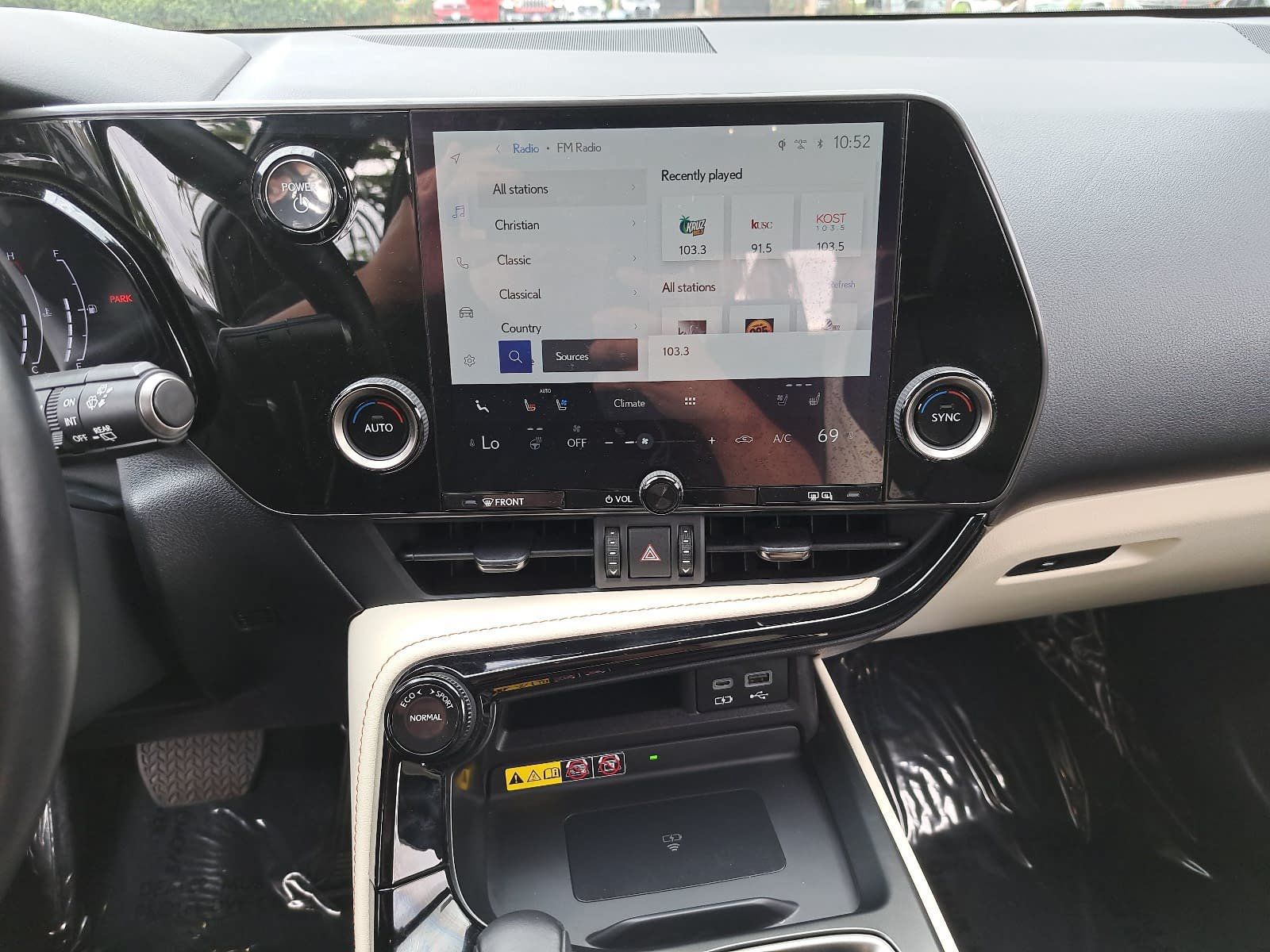 Used 2024 Lexus NX 350h AWD image 22