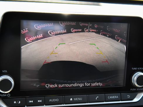 Used 2025 Nissan Altima 2.5 SV FWD image 18