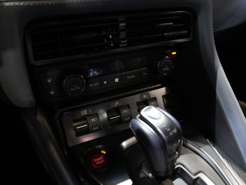 Used 2020 Nissan GT-R Premium AWD/4WD image 38