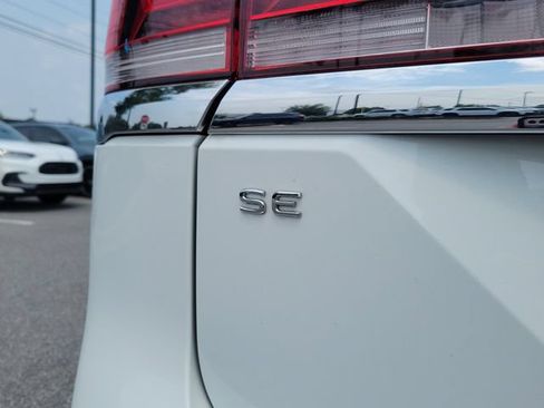 Used 2024 Volkswagen Atlas SE FWD image 30