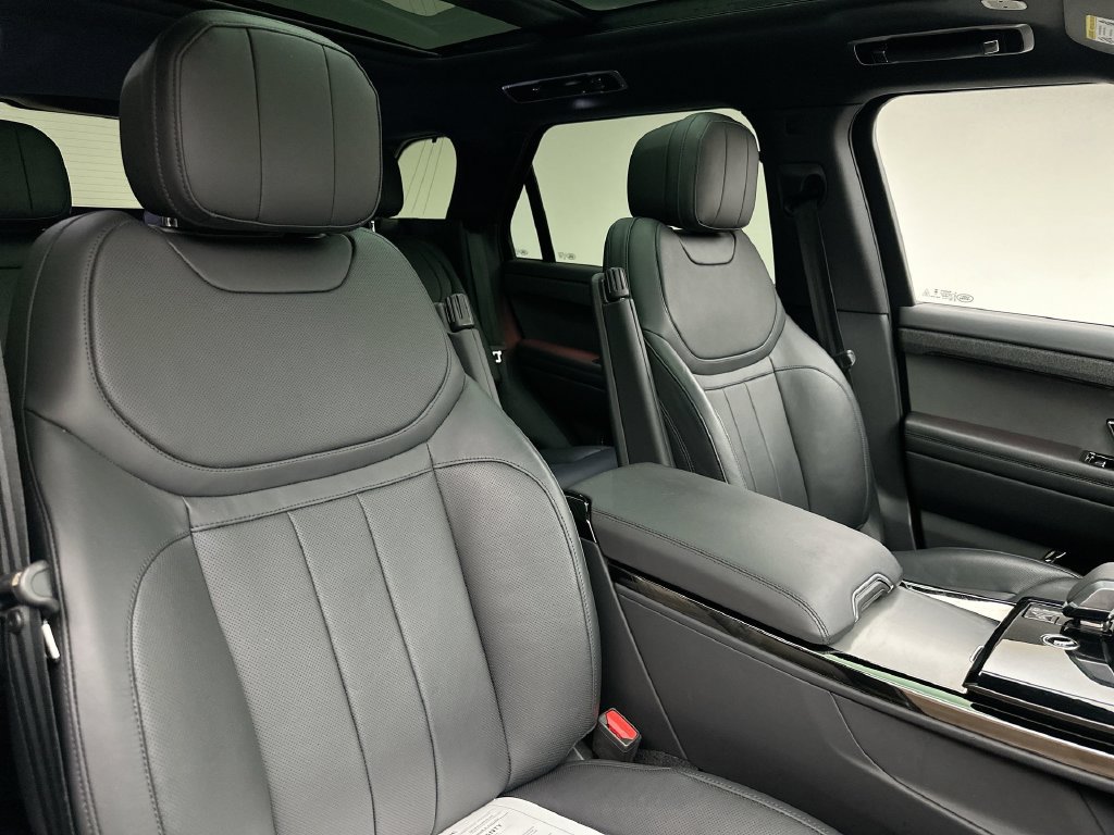 Used 2024 Land Rover Range Rover Sport SE AWD/4WD image 18