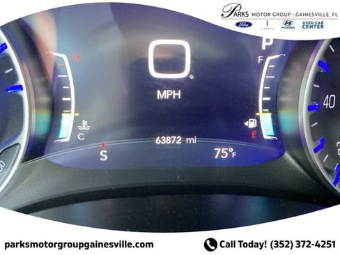 Used 2024 Chrysler Pacifica Touring-L FWD image 17
