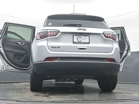 New 2026 Jeep Compass Latitude w/ Sun and Sound Group AWD/4WD image 60