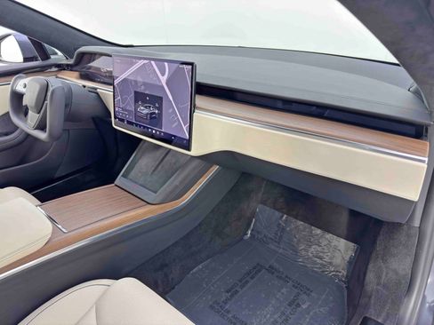 Used 2021 Tesla Model S Plaid image 15