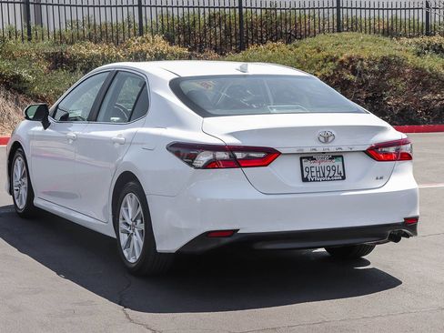 Used 2023 Toyota Camry LE FWD image 5