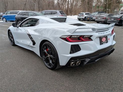 Used 2021 Chevrolet Corvette Stingray w/ Z51 Performance Package image 3
