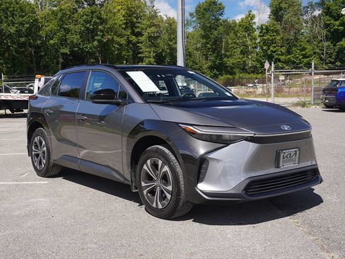 Used 2025 Toyota bZ4X AWD w/ Weather Package image 2