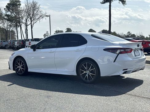 Used 2024 Toyota Camry SE image 8